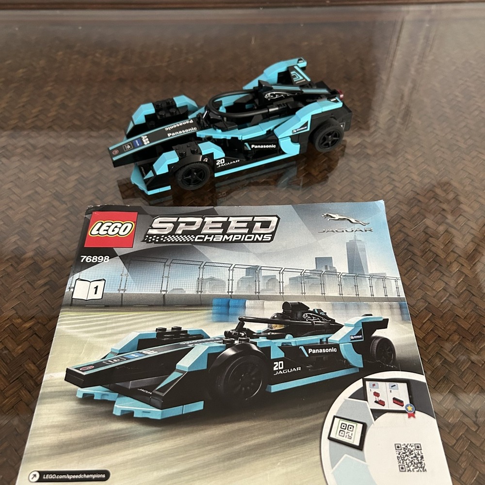 LEGO Speed Champions Formula E Panasonic Jaguar Racing GEN2 Car 76898